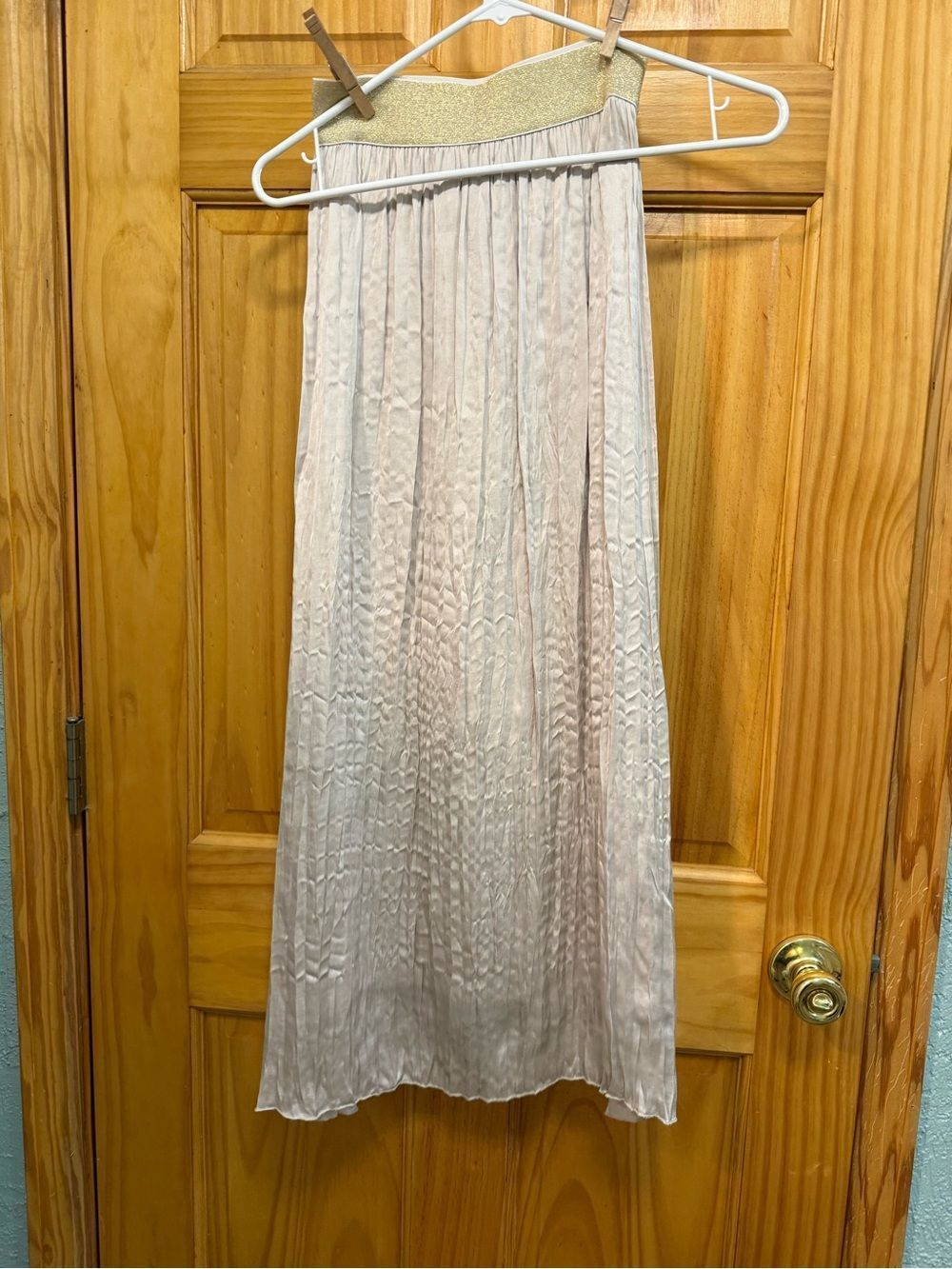 Esqualo Pleated long Skirt with Metallic Waistband - Beige size 4